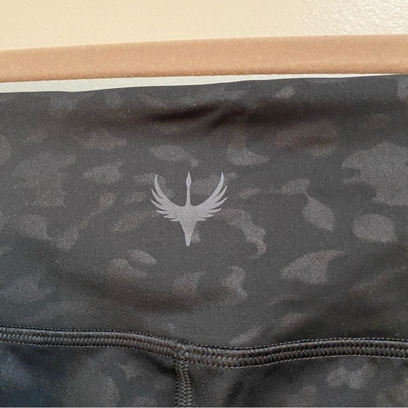 Venor women’s size large black camo leopard print, active full length leggings - Picture 3 of 6